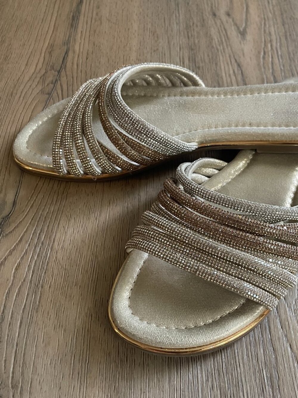 Mix No. 6 Woman's Sandals in Gold/Silver/Bronze Size 7.5 Studded Resortwear!